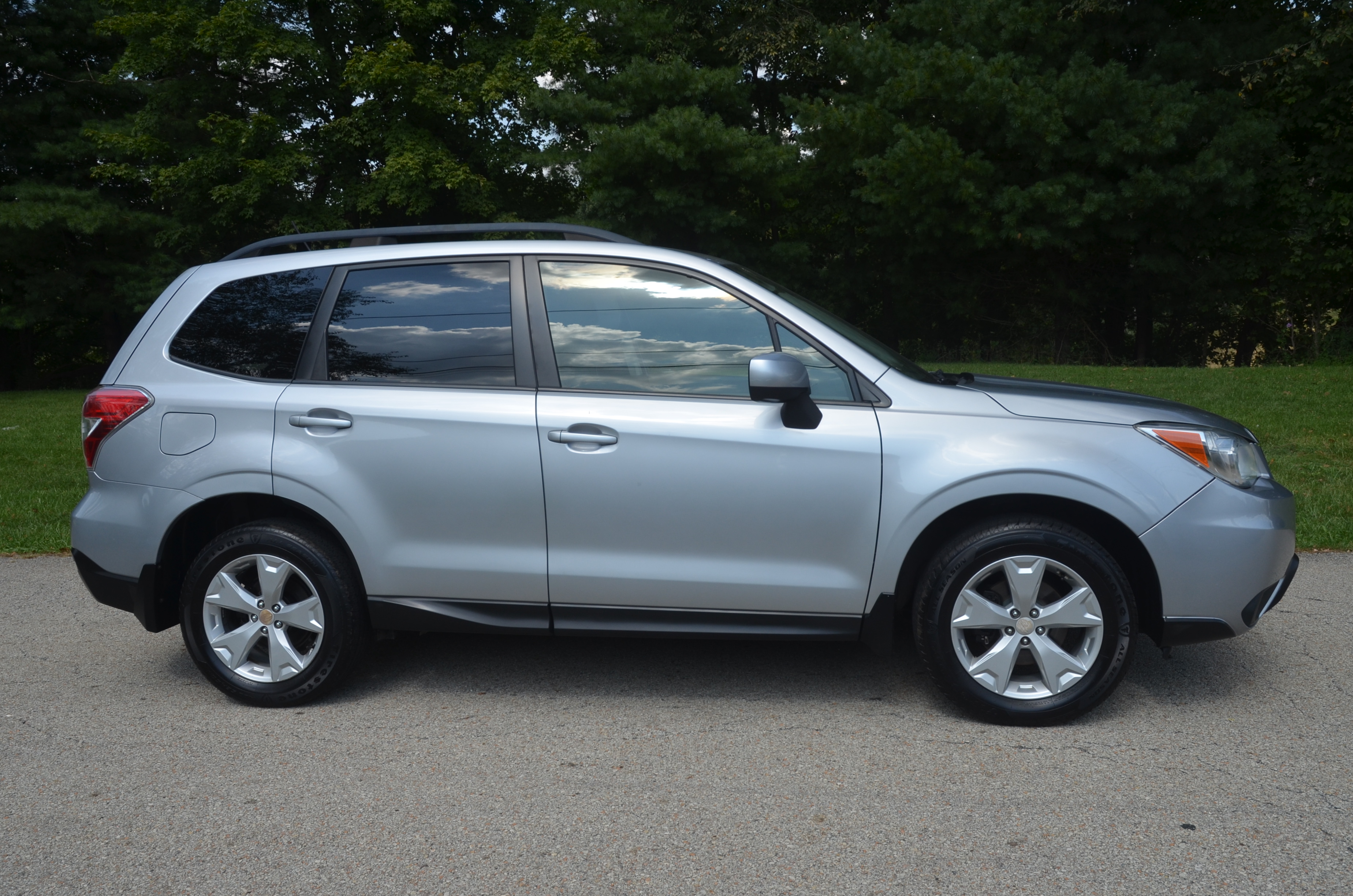 Used 2015 Subaru Forester 2.5i Premium AWD/4WD image 6