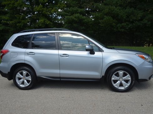 Used 2015 Subaru Forester 2.5i Premium AWD/4WD image 6