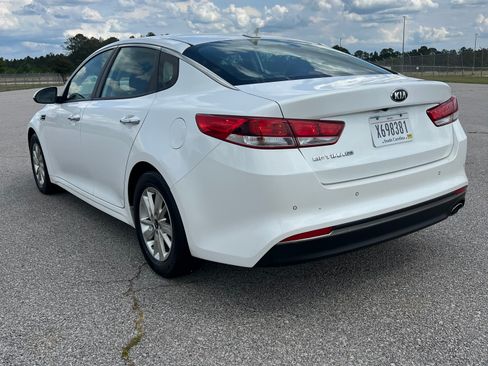 Used 2018 Kia Optima LX FWD image 5