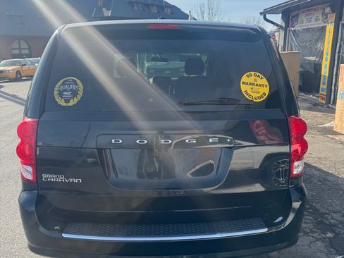 Used 2014 Dodge Grand Caravan image 4