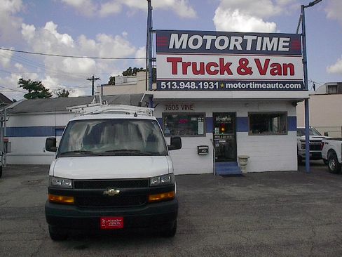 Used 2020 Chevrolet Express 3500 UNAVAIL RWD image 2