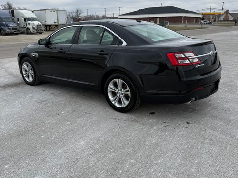 Used 2015 Ford Taurus SEL image 5