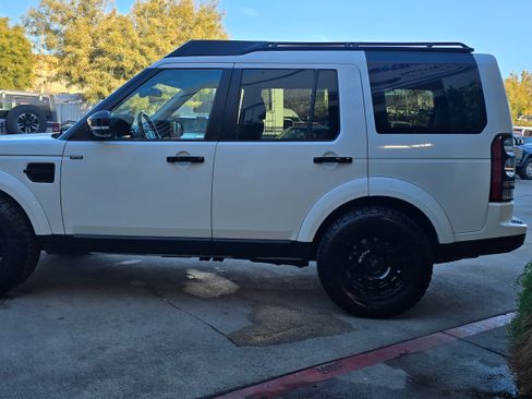Used 2015 Land Rover LR4 HSE LUX image 14