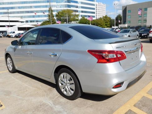 Used 2018 Nissan Sentra 1.8 S image 6