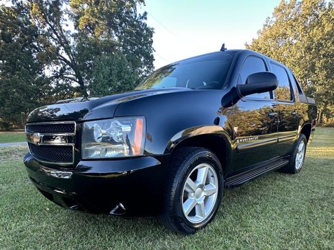 Used 2008 Chevrolet Avalanche LT image 6