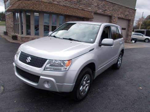 Used 2010 Suzuki Grand Vitara LX image 1