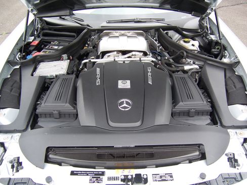 Used 2016 Mercedes-Benz AMG GT S image 5