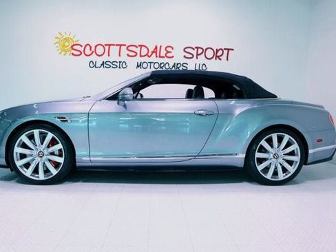Used 2017 Bentley Continental GT image 3