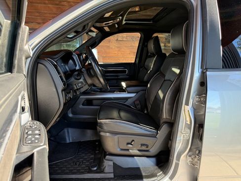 Used 2024 RAM 2500 Laramie image 12