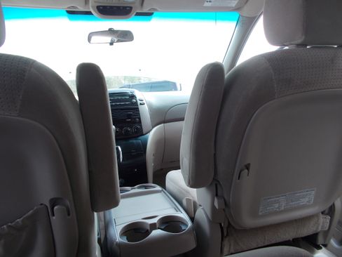 Used 2009 Toyota Sienna image 17