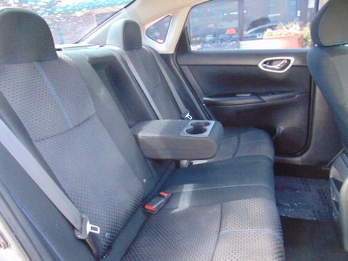 Used 2019 Nissan Sentra SR image 25