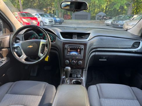 Used 2016 Chevrolet Traverse FWD LT w/ 1LT image 19