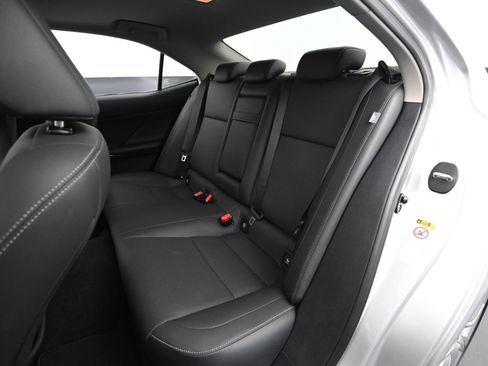 Used 2016 Lexus IS 300 image 39