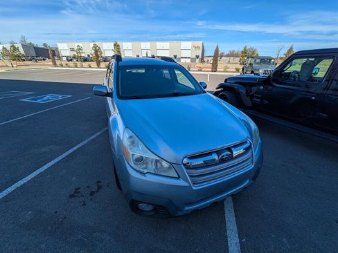 Used 2014 Subaru Outback 2.5i Premium image 9