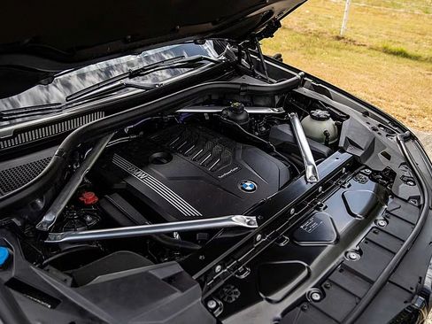 Used 2022 BMW X5 xDrive40i AWD/4WD image 13
