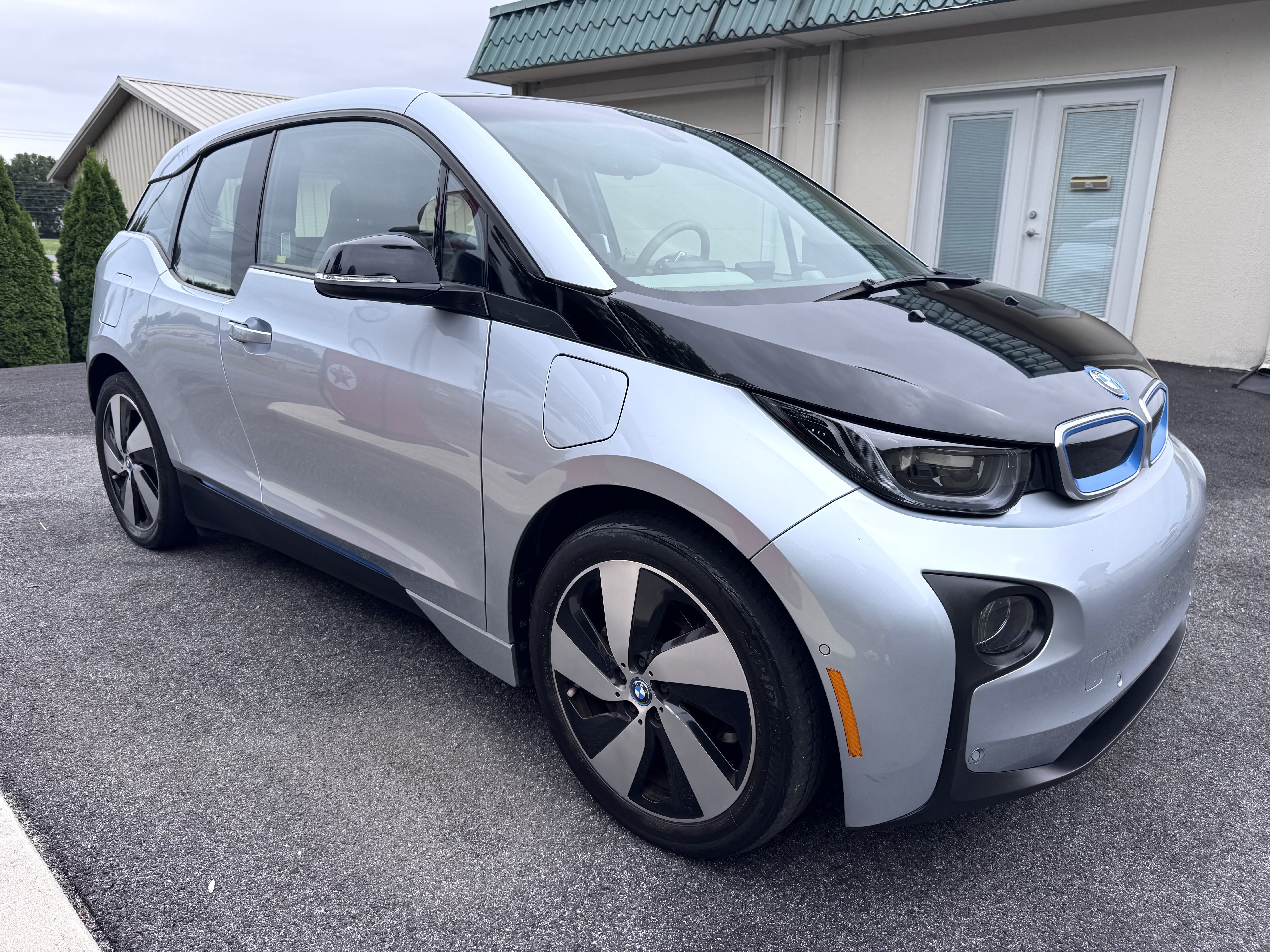 Used 2015 BMW i3 RWD image 4