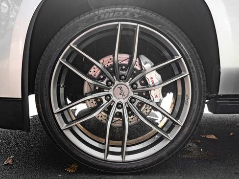 Used 2016 Cadillac Escalade Platinum image 34