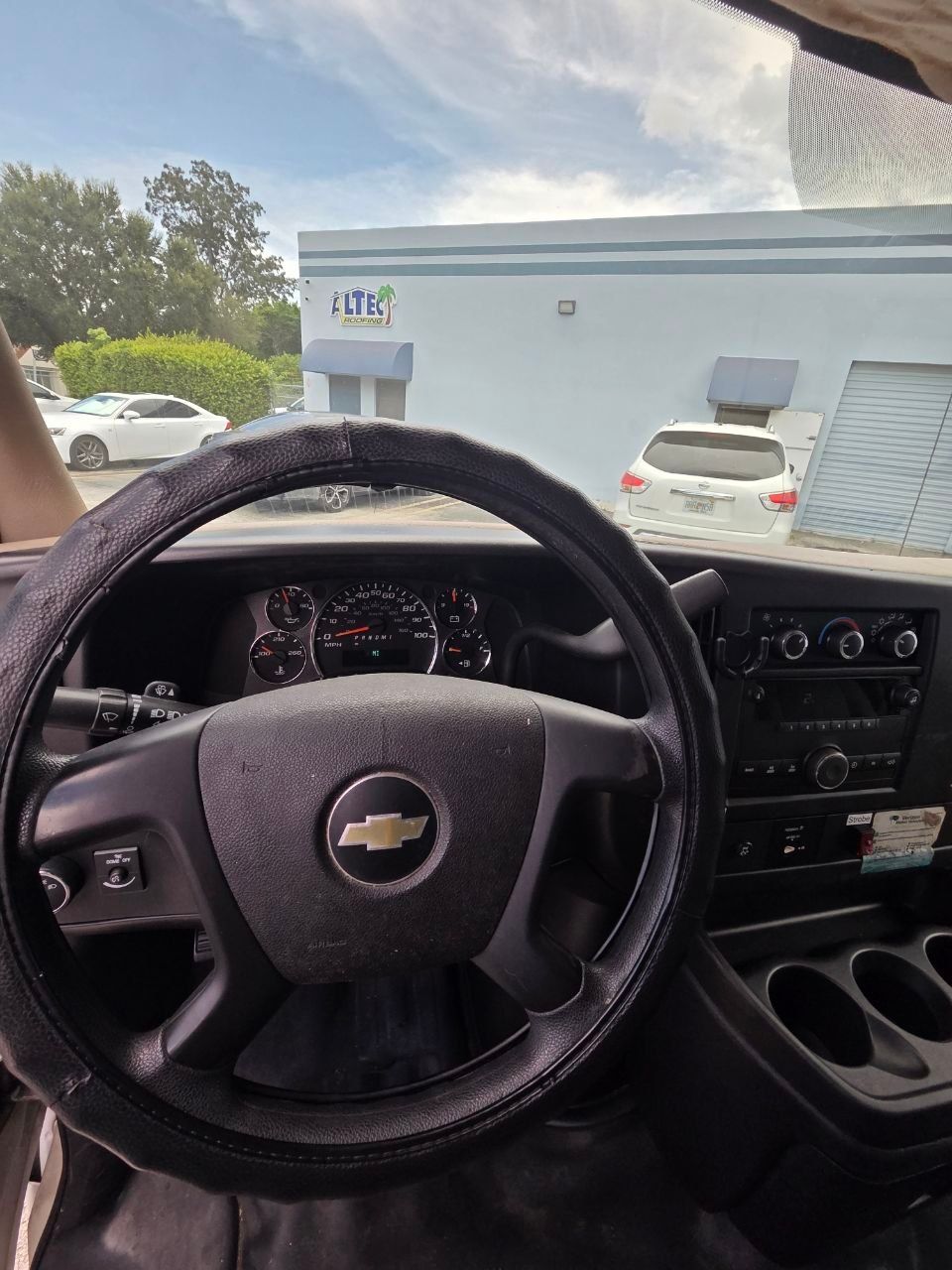 Used 2011 Chevrolet Express 2500 UNAVAIL RWD image 15