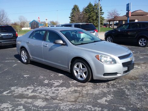 Used 2011 Chevrolet Malibu LS image 3