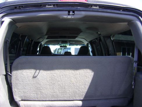 Used 2003 Chevrolet Express 2500 image 9