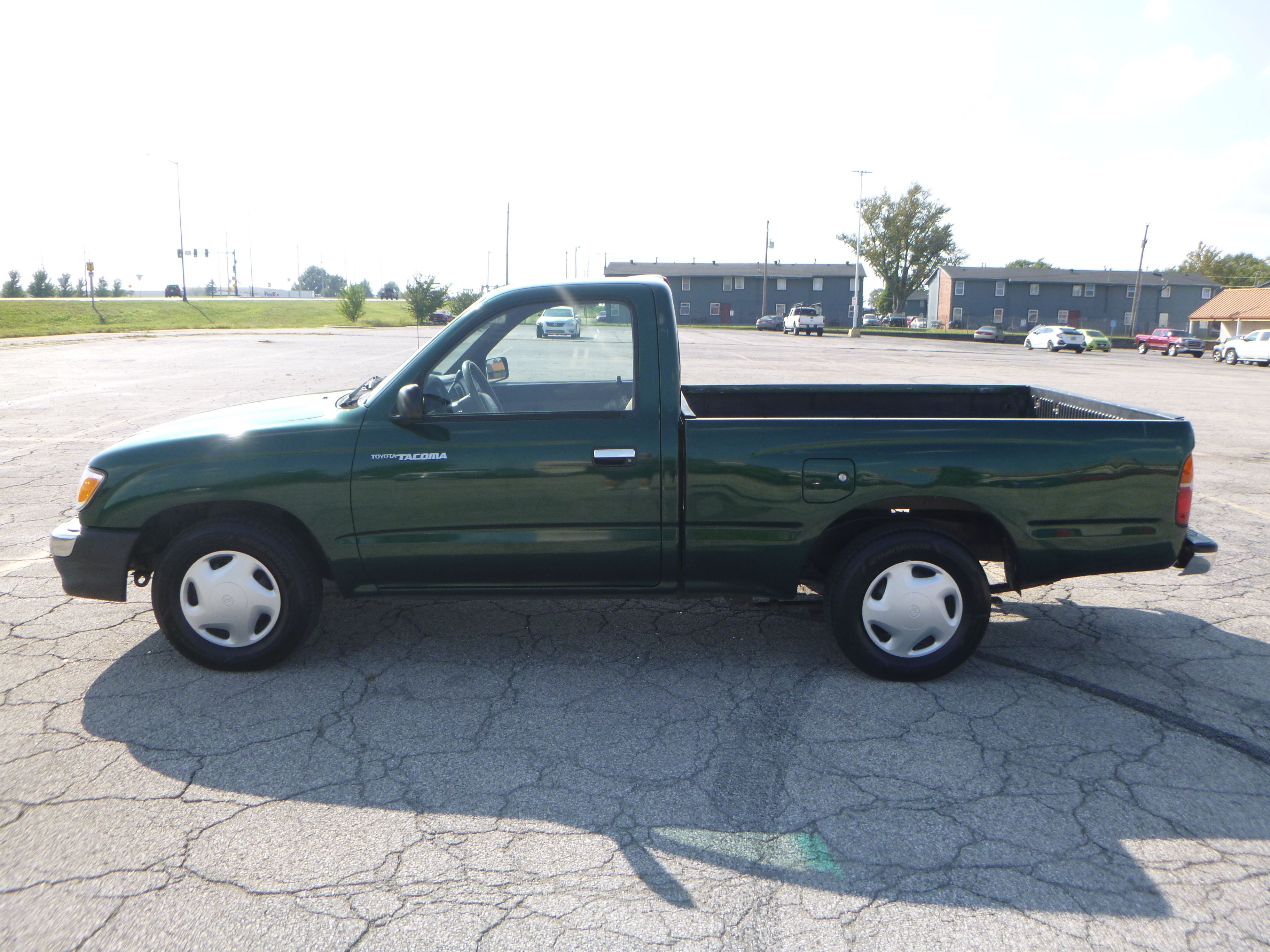 Used 1999 Toyota Tacoma 2WD Regular Cab image 1