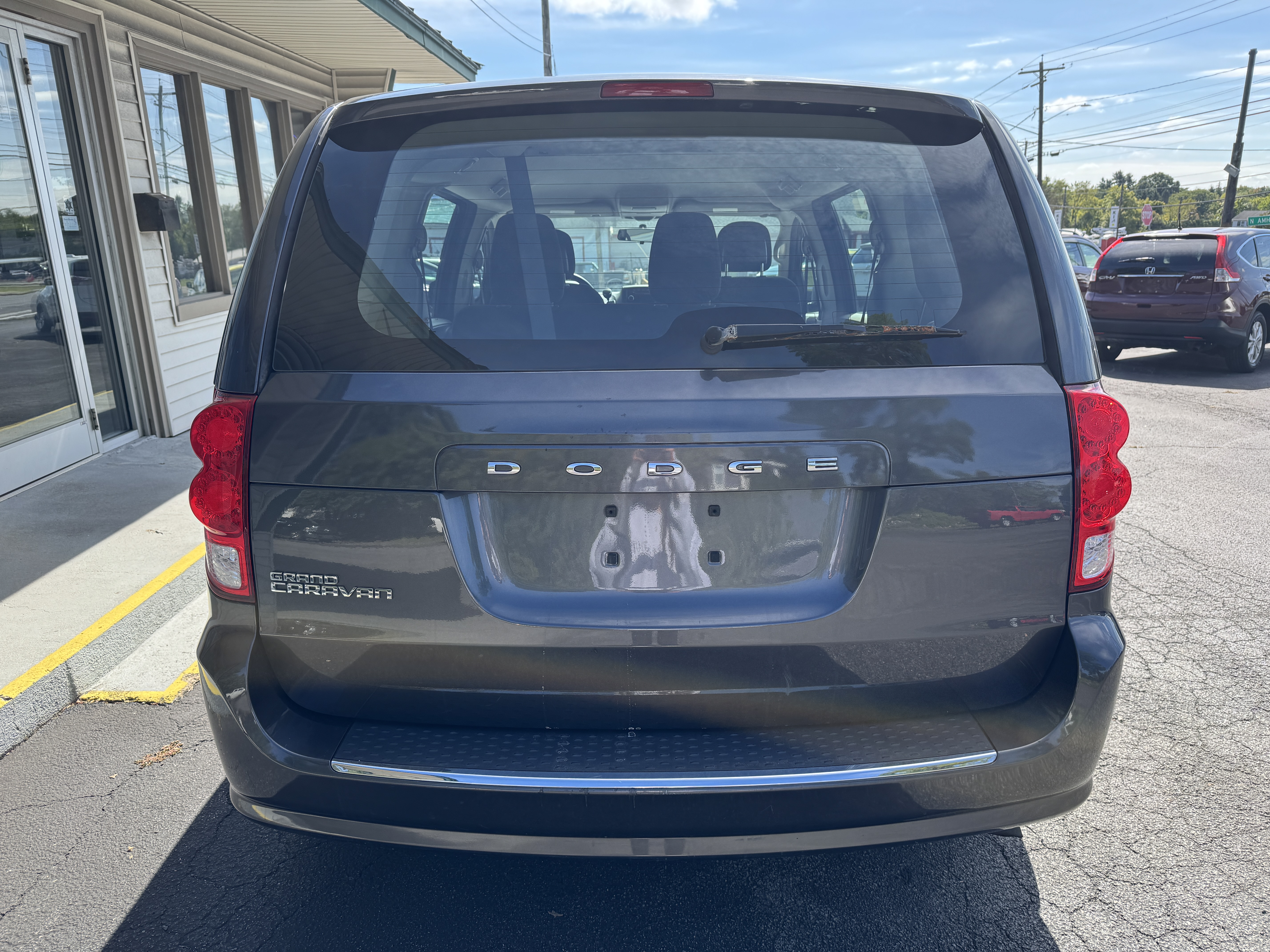 Used 2016 Dodge Grand Caravan American Value Package FWD image 5