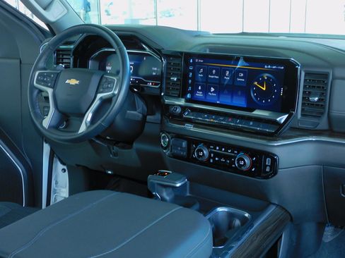 Used 2025 Chevrolet Silverado 1500 LT image 26