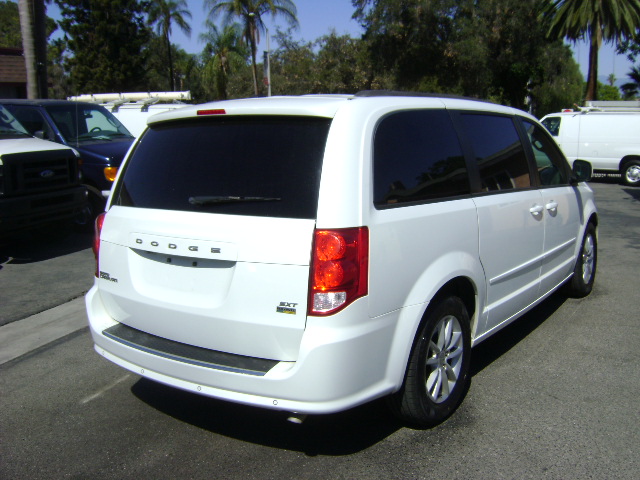 Used 2015 Dodge Grand Caravan SXT FWD image 6