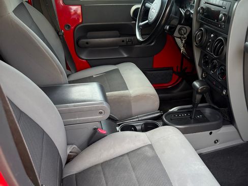 Used 2009 Jeep Wrangler Unlimited X image 6