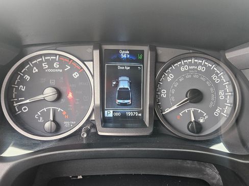 Used 2021 Toyota Tacoma image 10