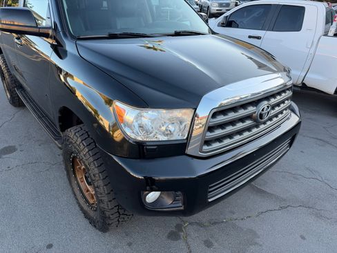 Used 2016 Toyota Sequoia SR5 image 11