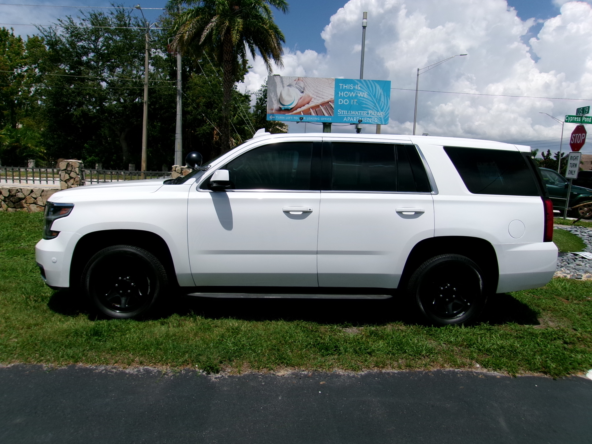Used 2015 Chevrolet Tahoe 2WD image 2