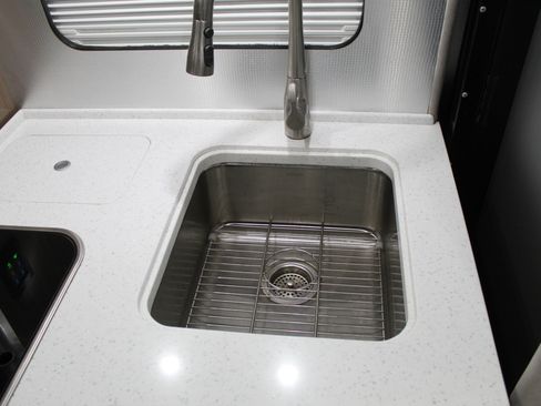 Used 2017 Mercedes-Benz Sprinter 3500 image 21