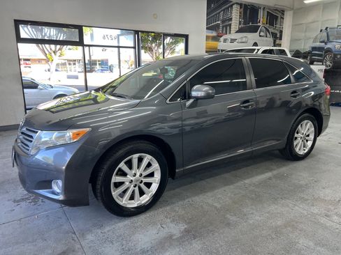 Used 2011 Toyota Venza image 3