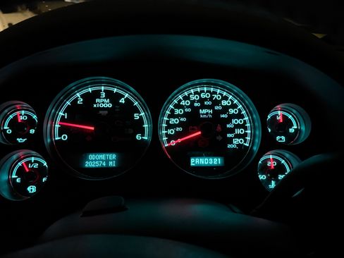 Used 2008 Chevrolet Suburban 4WD image 42
