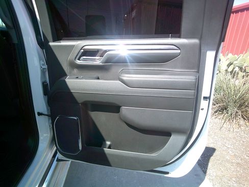 Used 2024 Chevrolet Silverado 2500 LTZ image 11