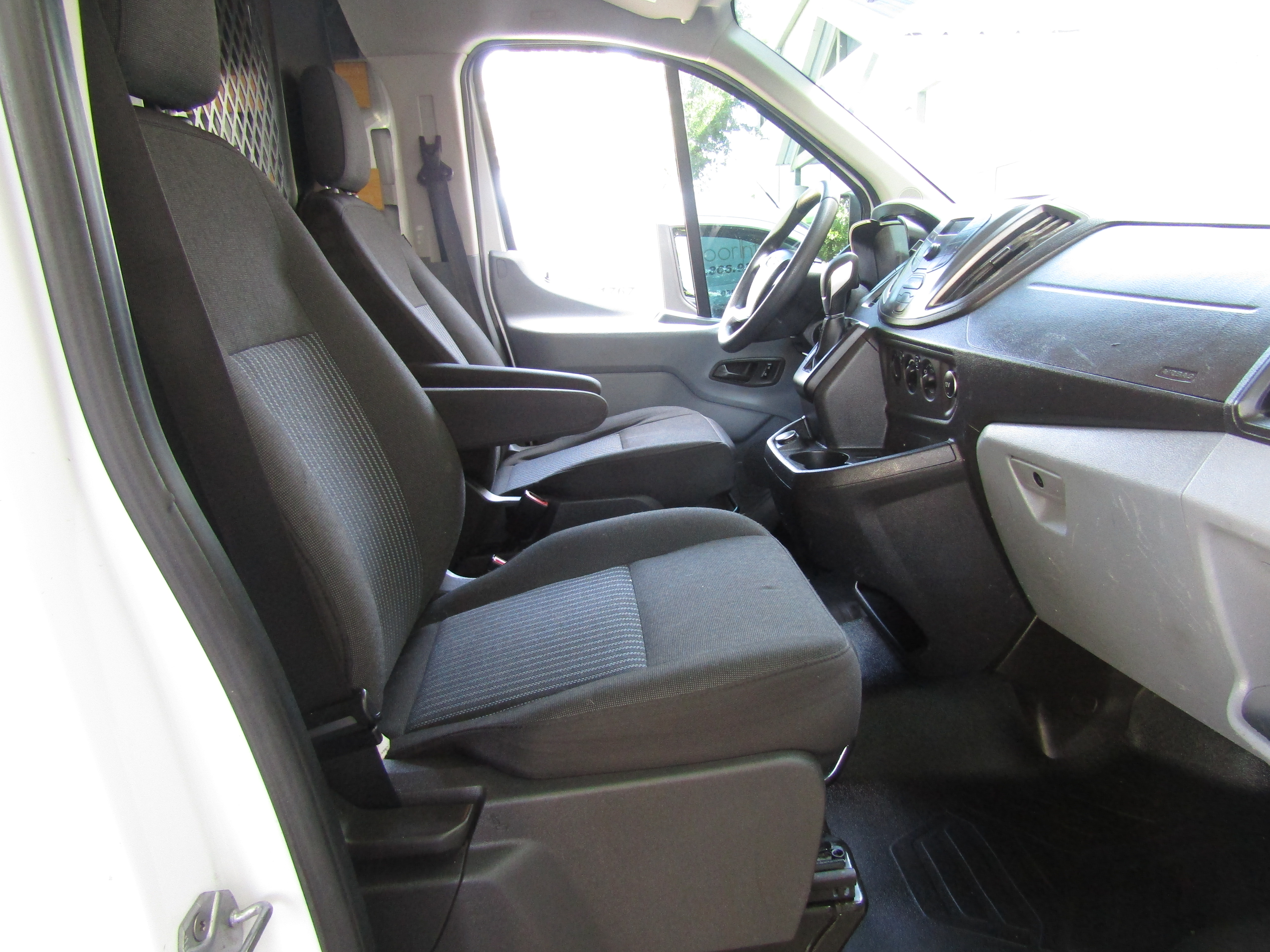 Used 2019 Ford Transit 250 130 Low Roof RWD image 12