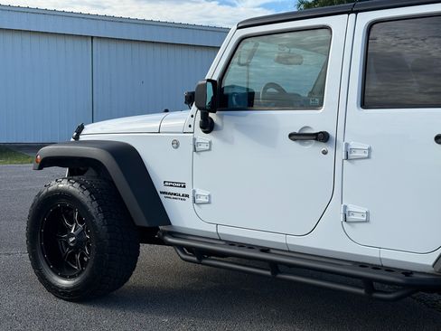 Used 2013 Jeep Wrangler Unlimited Sport image 27