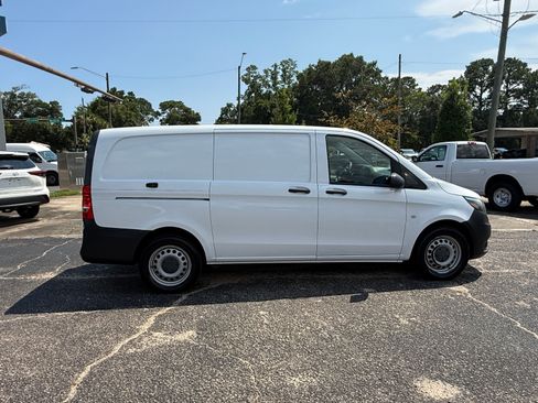 Used 2018 Mercedes-Benz Metris image 7