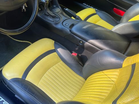 Used 1998 Chevrolet Corvette image 15