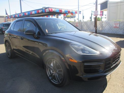 Used 2019 Porsche Cayenne Turbo image 15