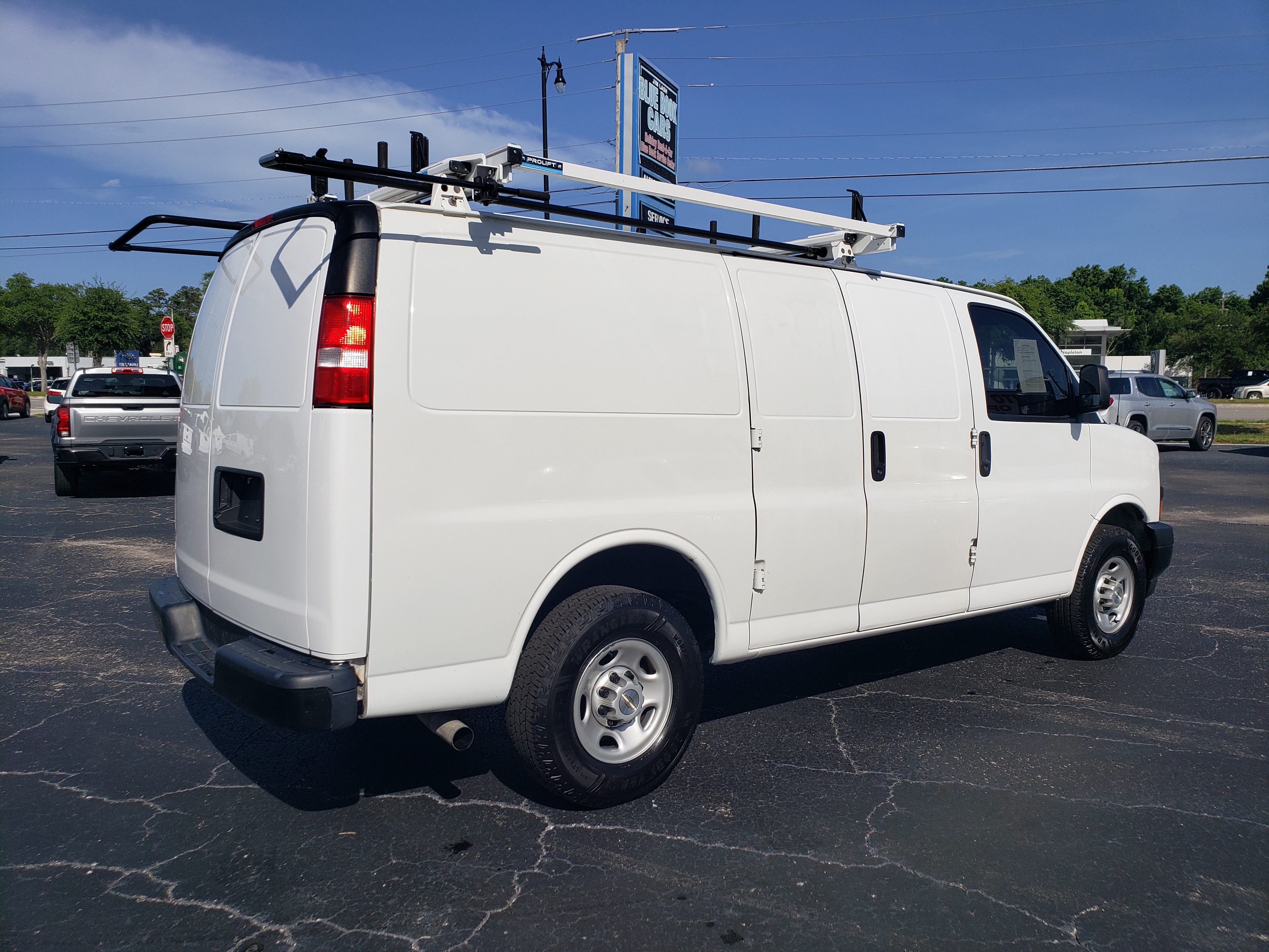 Used 2024 Chevrolet Express 2500 RWD image 5
