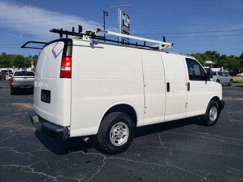 Used 2024 Chevrolet Express 2500 RWD image 5