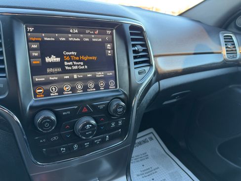 Used 2018 Jeep Grand Cherokee Laredo image 7