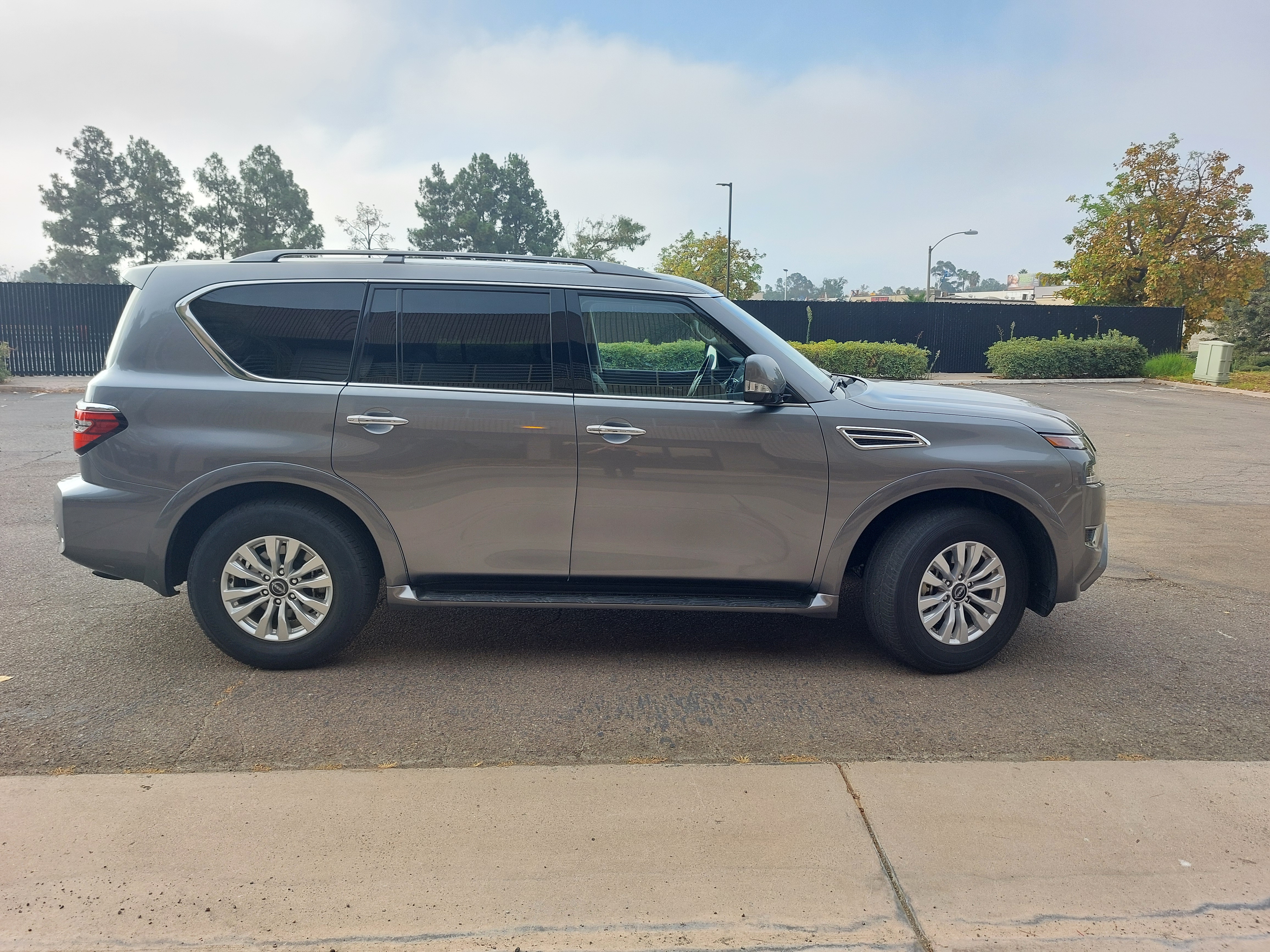 Used 2023 Nissan Armada 2WD SV image 5