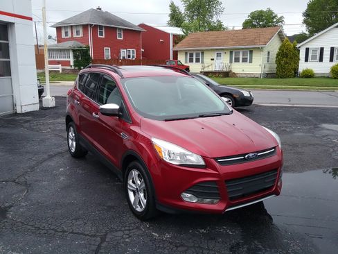 Used 2016 Ford Escape SE image 3