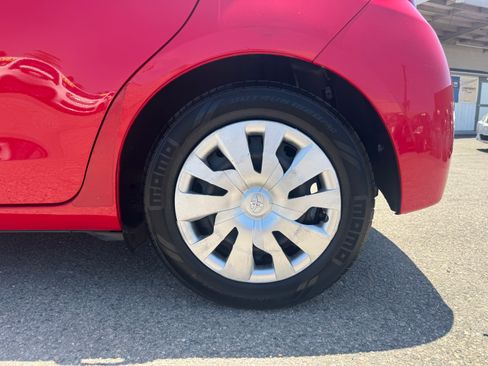 Used 2015 Toyota Yaris L Hatchback FWD image 15