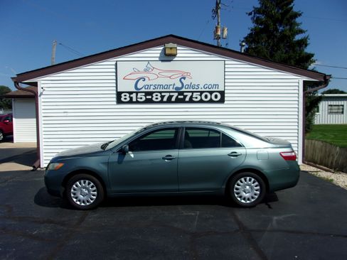 Used 2007 Toyota Camry LE Sedan FWD image 1