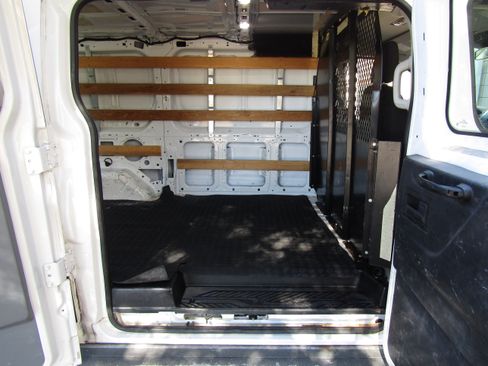 Used 2019 Ford Transit 250 image 11