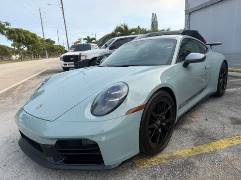 Used 2025 Porsche 911 Carrera T RWD image 4